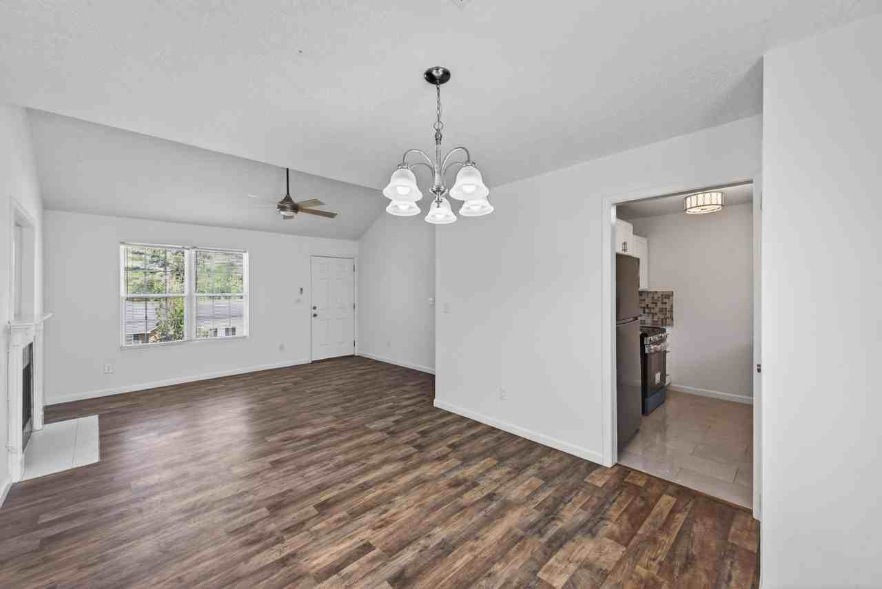 2812 Bennington Dr - Photo 5 of 17