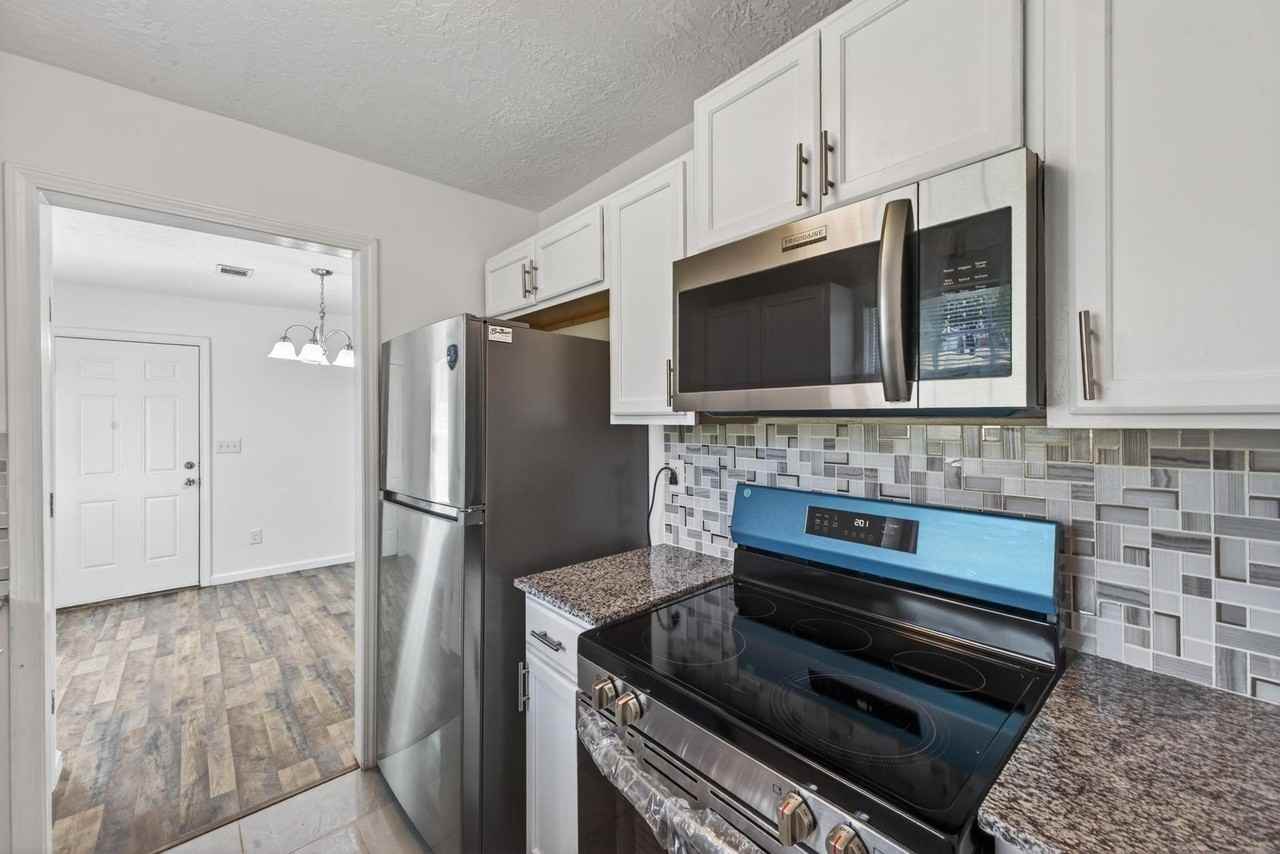 2812 Bennington Dr - Photo 7 of 17