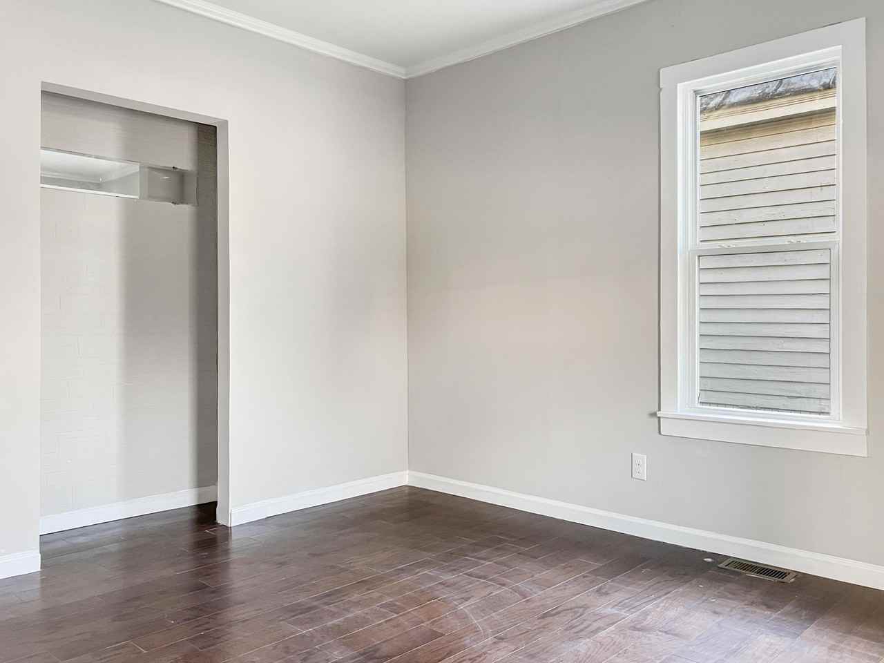 1742 Walker St - Photo 6 of 10