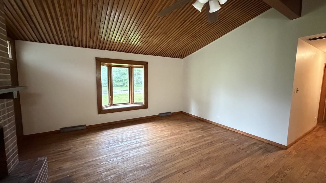 101 Mckinley Cir #1 - Photo 4 of 17