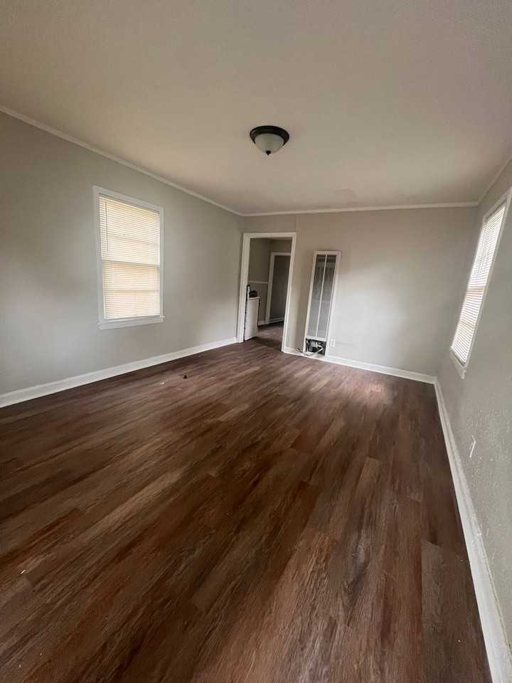 291 Red Oak St - Photo 2 of 7
