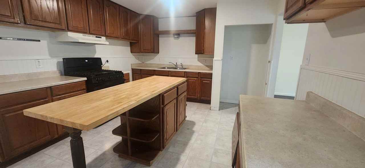 209 Redrock Dr - Photo 6 of 17