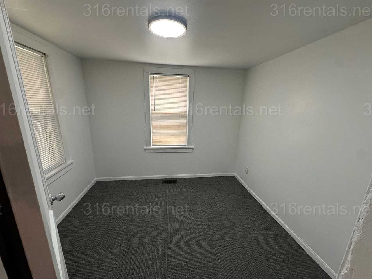 621 S Richmond Ave - Photo 2 of 10