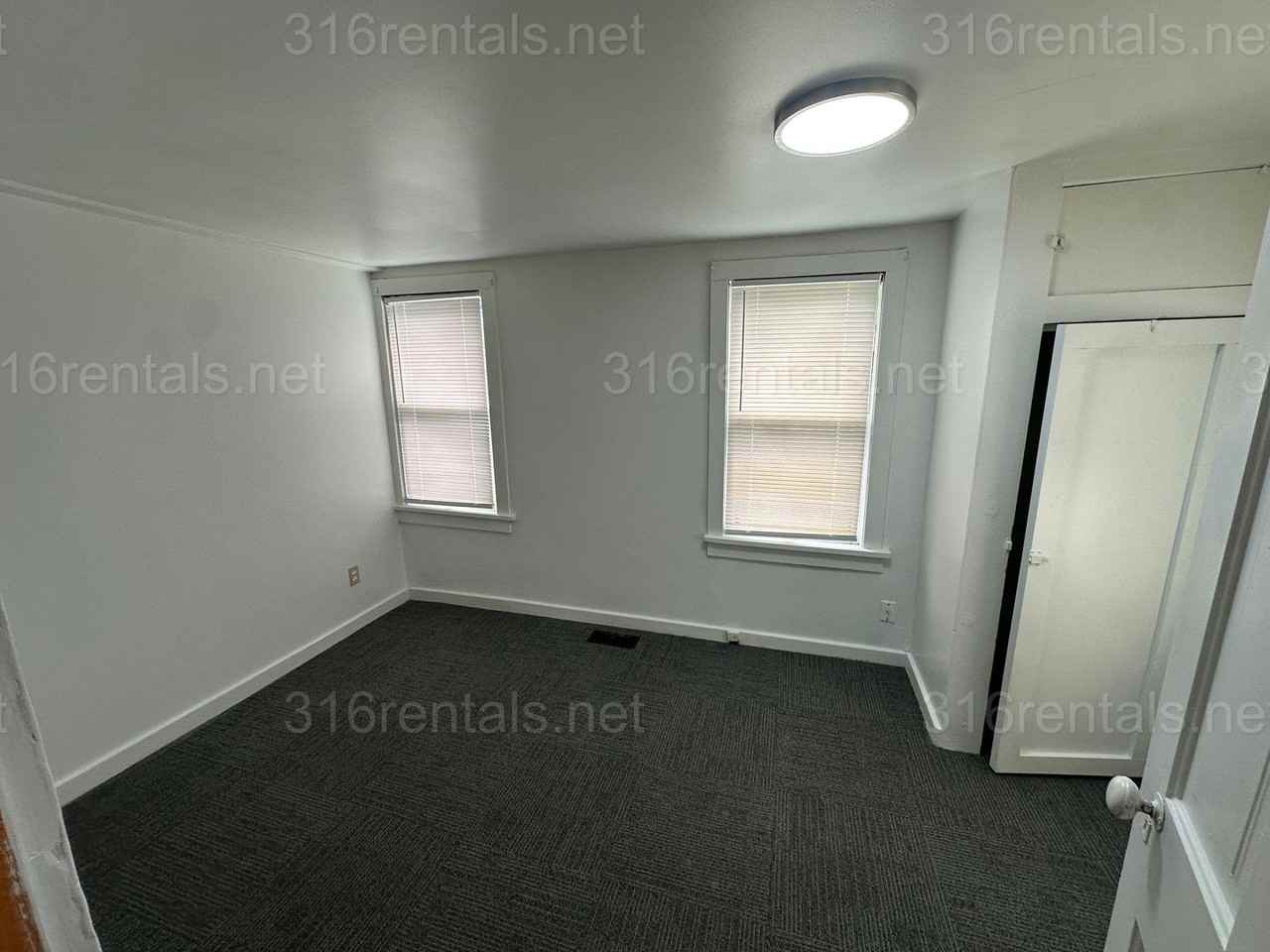 621 S Richmond Ave - Photo 4 of 10