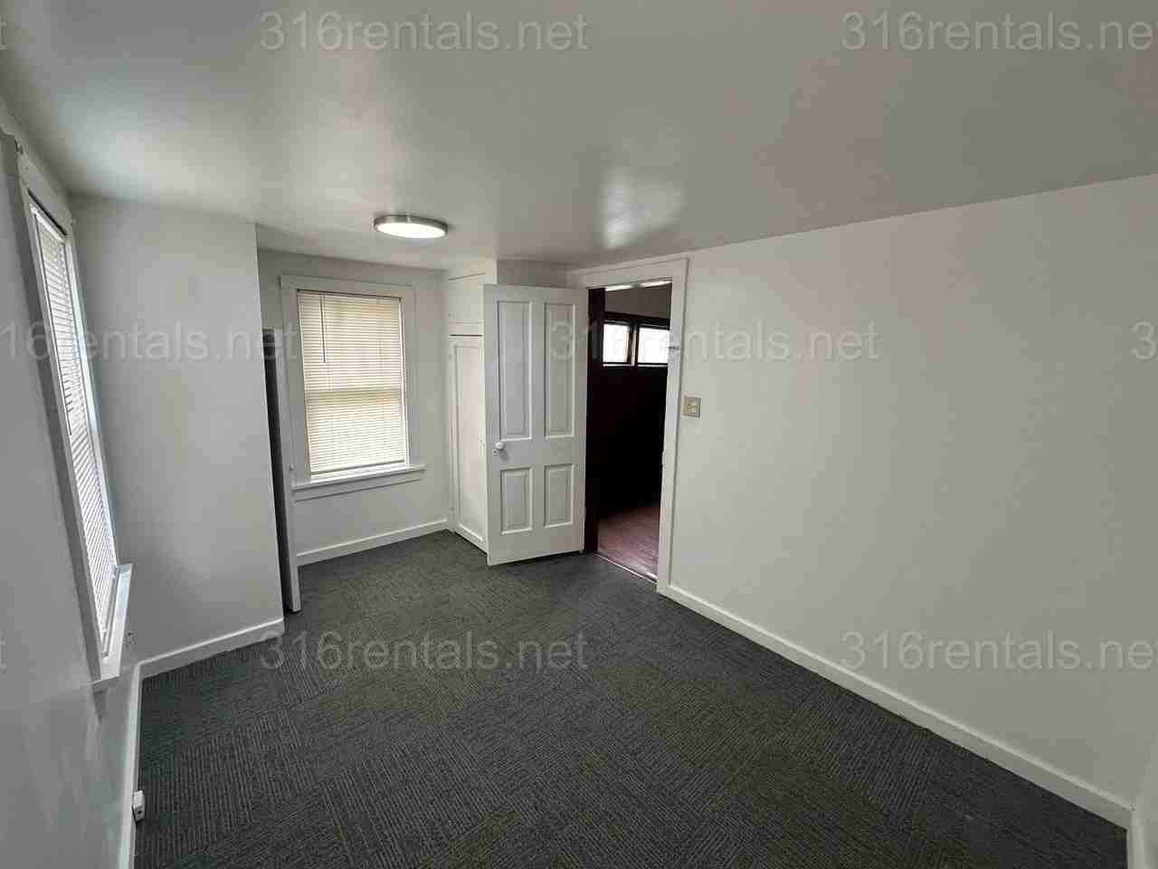 621 S Richmond Ave - Photo 5 of 10