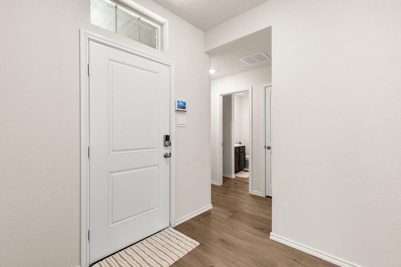 213 Ferdinand St #1 - Photo 3 of 18