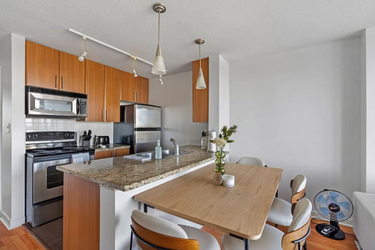688 Abbott Street - Photo 2 of 21