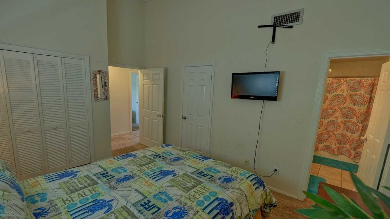 1301 Gulf Blvd #1255583P - Photo 5 of 18