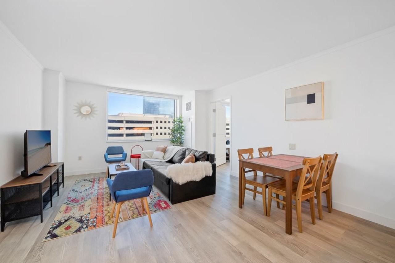 848 Pacific Ave #1358963P - Photo 4 of 37