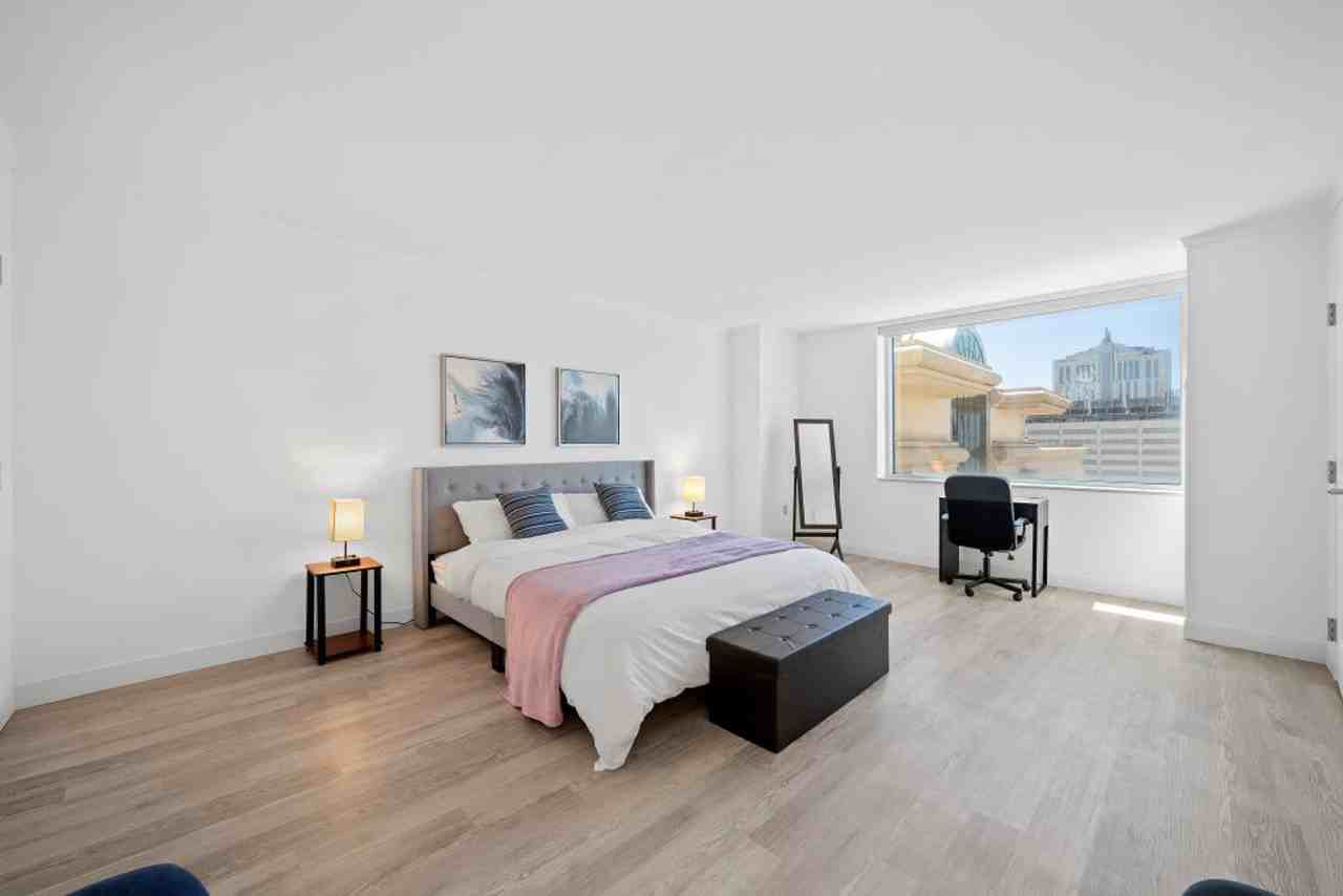 848 Pacific Ave #1358963P - Photo 6 of 37