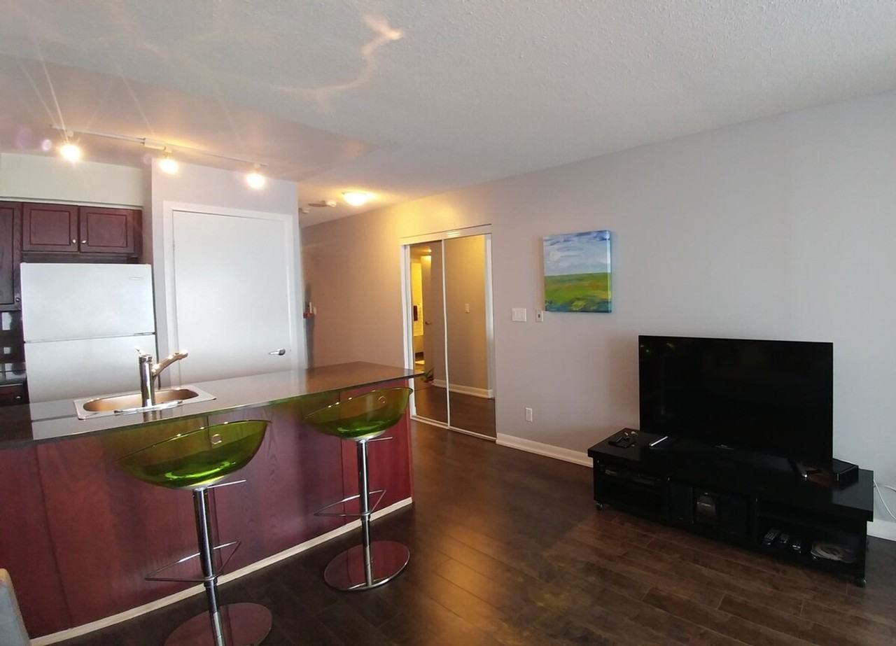 250 Victoria St #1473323P - Photo 2 of 8