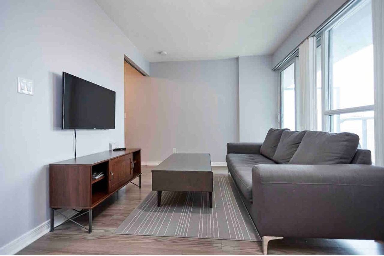 25 Clarence Sq #1513071P - Photo 2 of 12