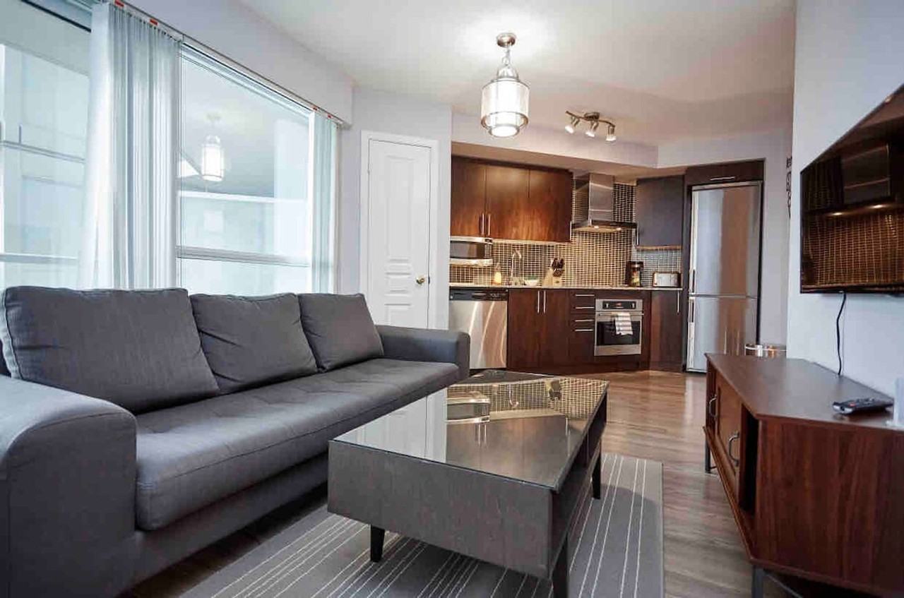 25 Clarence Sq #1513071P - Photo 3 of 12