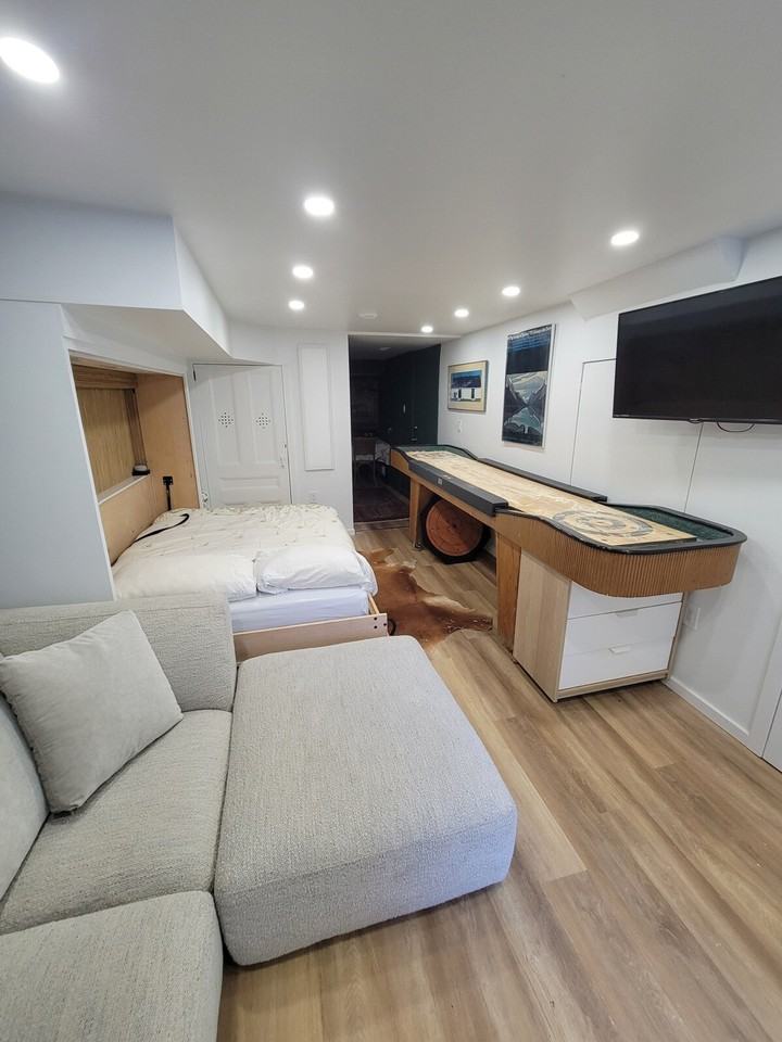 420 Queen St E #1513110P - Photo 2 of 5