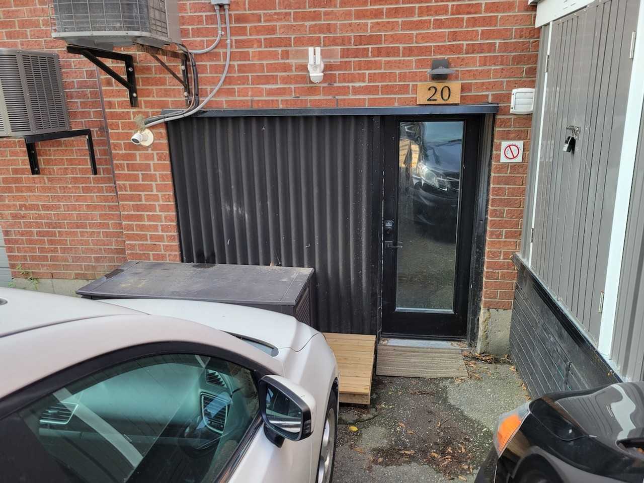 420 Queen St E #1513110P - Photo 3 of 5