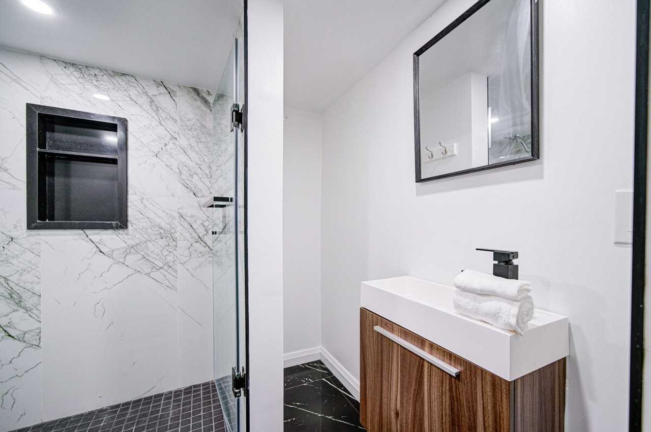 216 St Johns Rd #1513146P - Photo 5 of 25