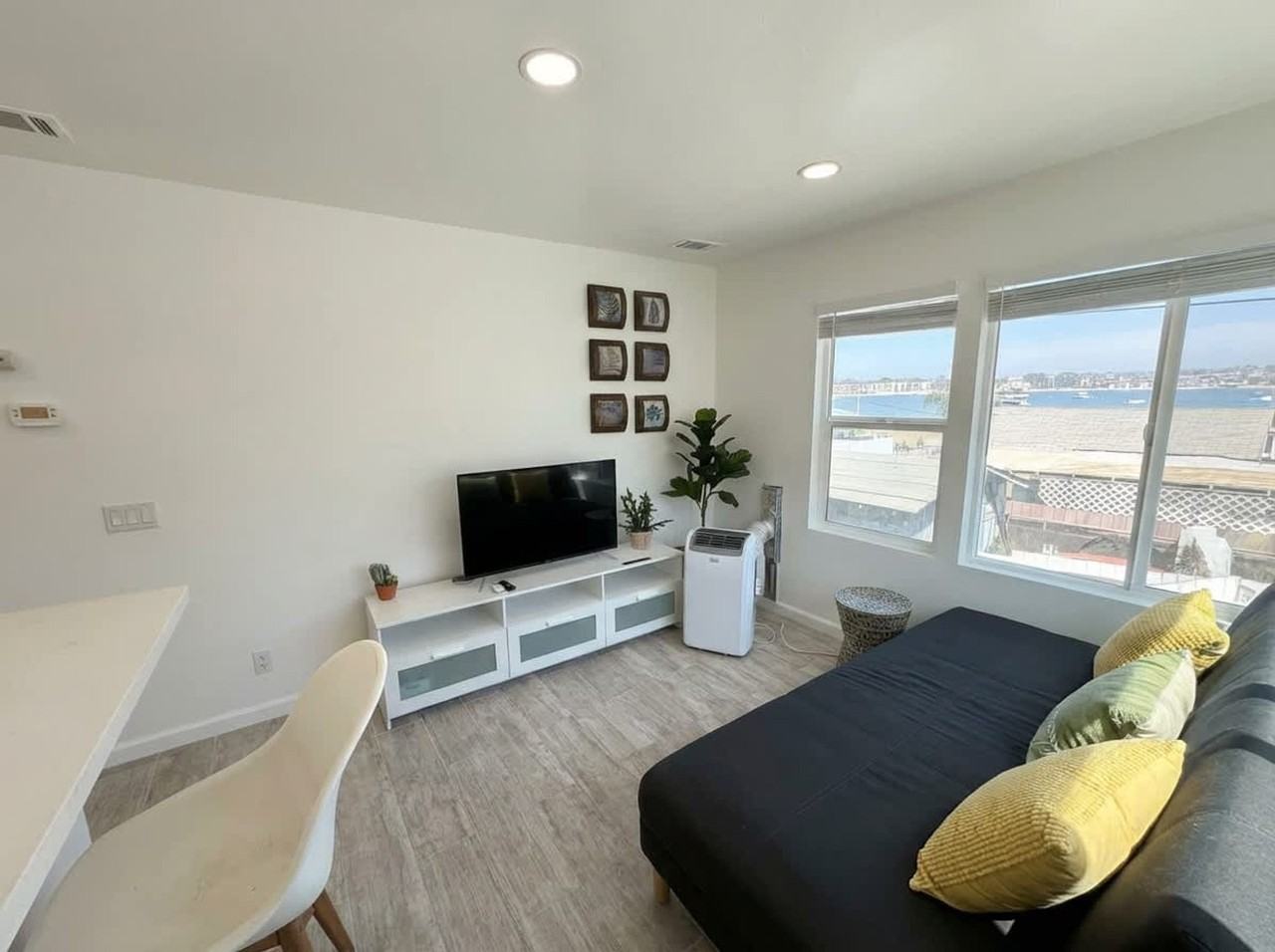 822 Vanitie Ct #1520900P - Photo 3 of 12