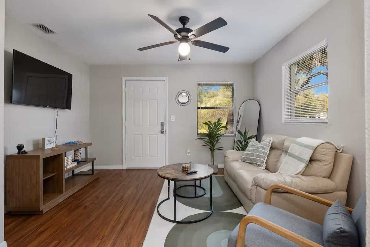 5535 Ne 32nd St #1525267P - Photo 2 of 22