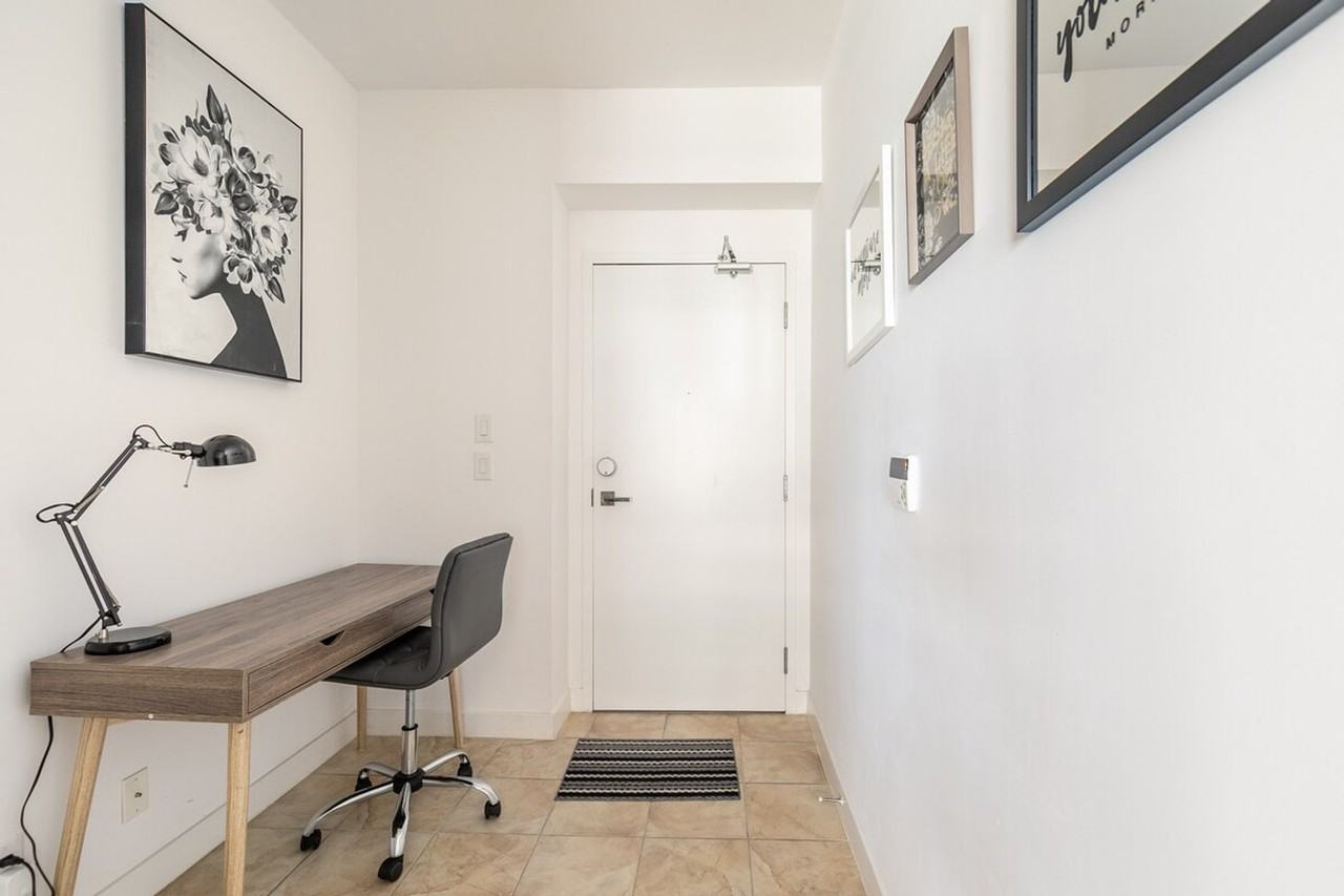 137 Bremner Blvd #1532060P - Photo 4 of 17
