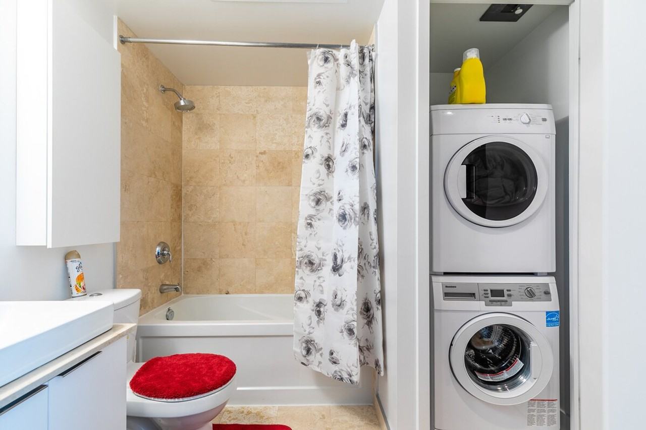 137 Bremner Blvd #1532060P - Photo 7 of 17