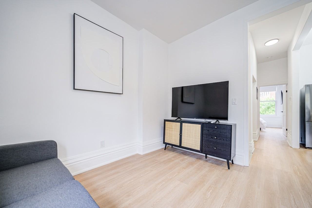 526 Richmond St E #1513124P - Photo 3 of 30