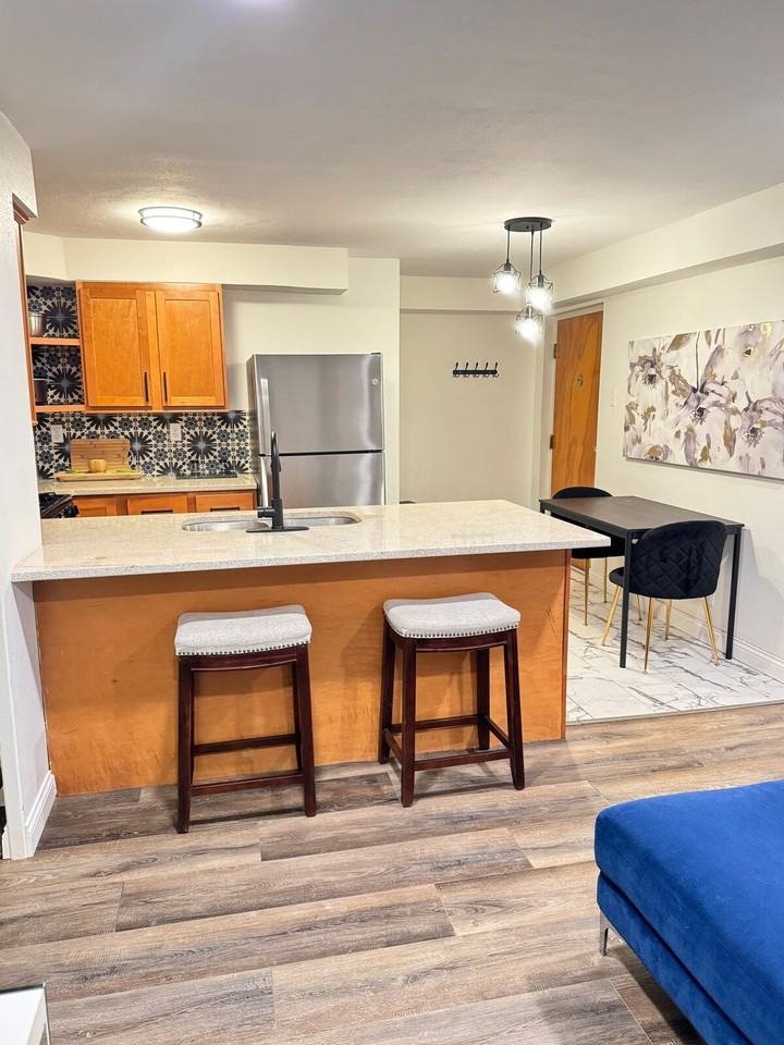 7166 Jamieson Ave #1490318P - Photo 6 of 26