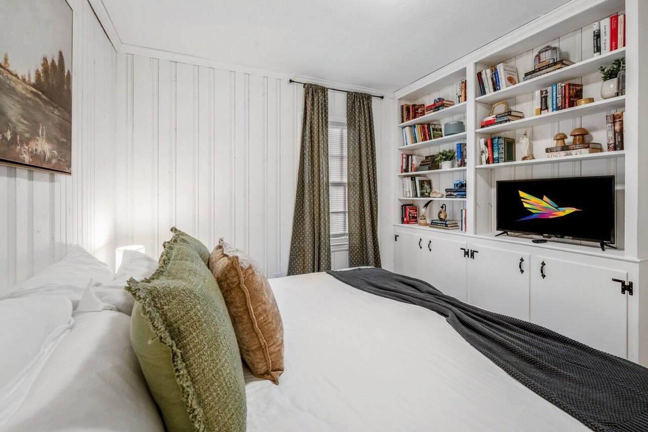 1448 E 42nd St #1531849P - Photo 7 of 42