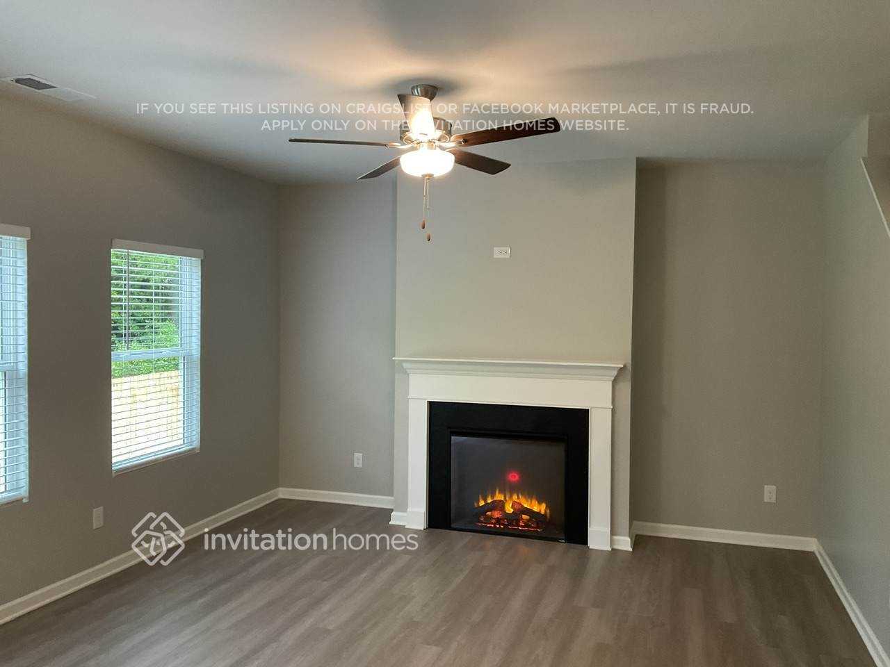 135 W Woodland Mnr - Photo 3 of 15