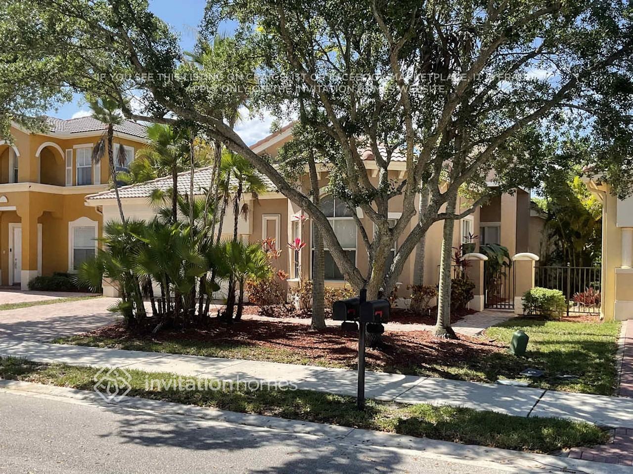 5842 Nw 119th Dr - Photo 3 of 22