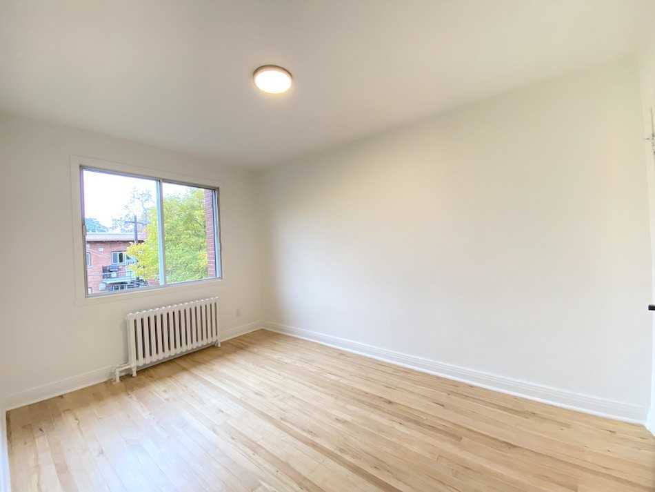 9402 Avenue De Chateaubriand - Photo 5 of 21