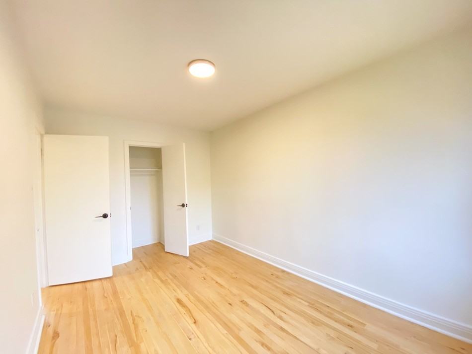 9402 Avenue De Chateaubriand - Photo 6 of 21