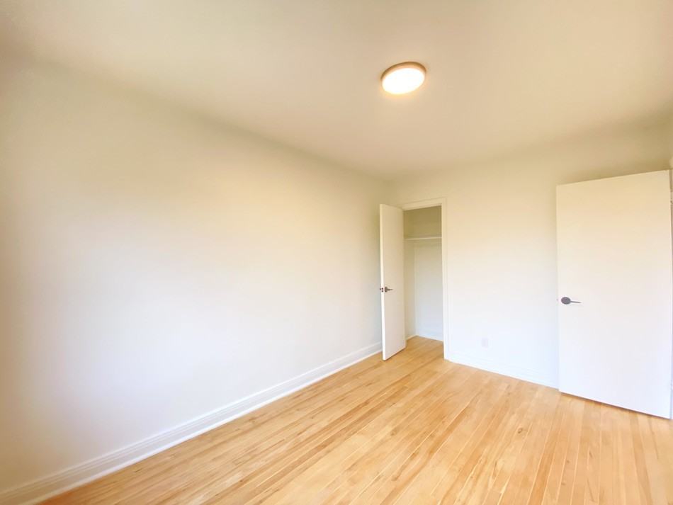 9402 Avenue De Chateaubriand - Photo 7 of 21