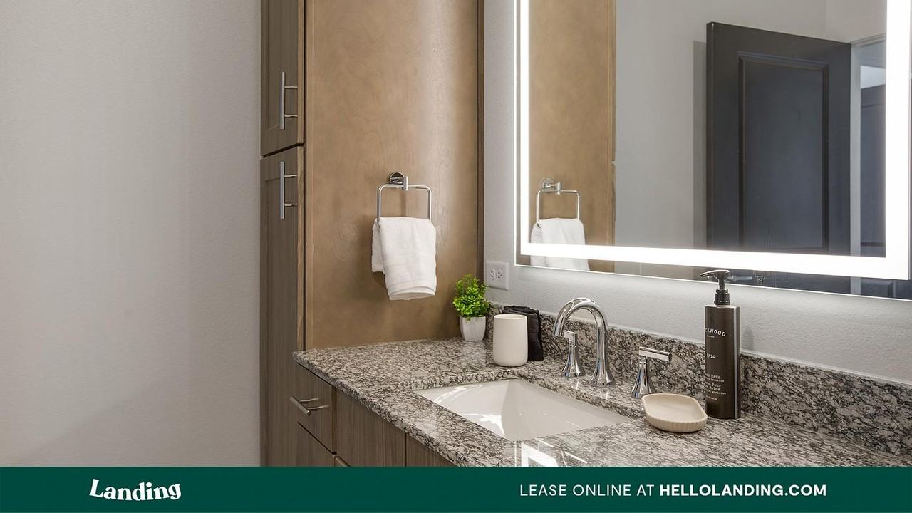 2425 Central Expy - Photo 5 of 50