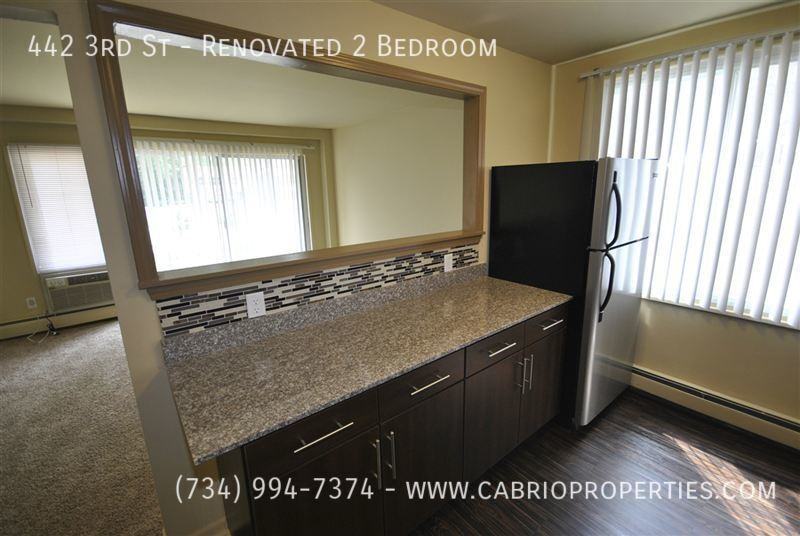 442 3rd St - Photo 5 of 11