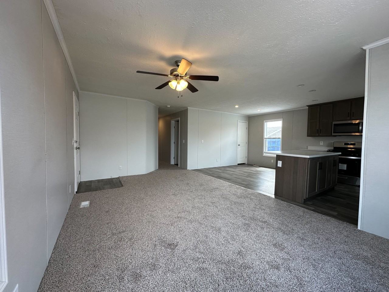 2001 Se Summer Park Dr #140 - Photo 4 of 25