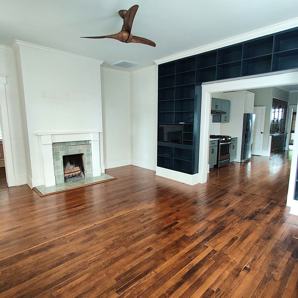 921 East Waldburg Street #B - Photo 6 of 27