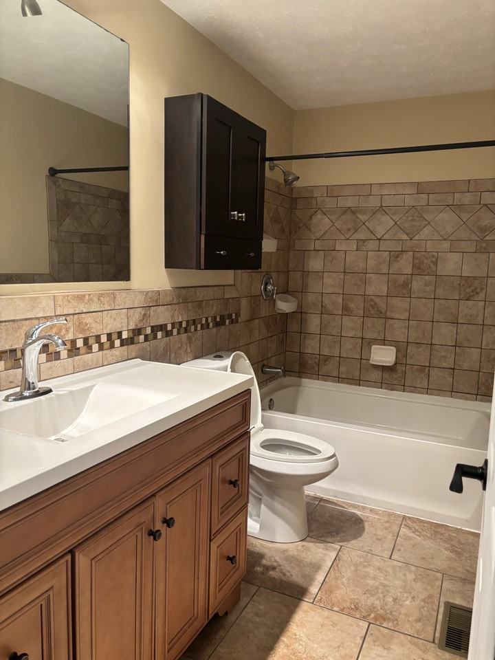 429 Mayfair Dr #429 - Photo 6 of 9