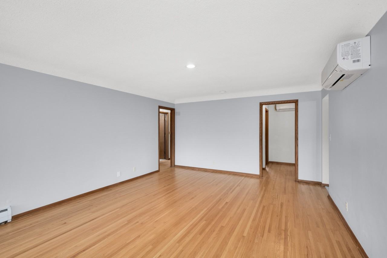 895 Humboldt Ave #MAIN - Photo 4 of 23