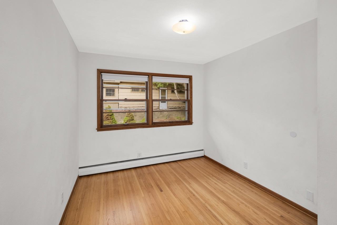895 Humboldt Ave #MAIN - Photo 5 of 23