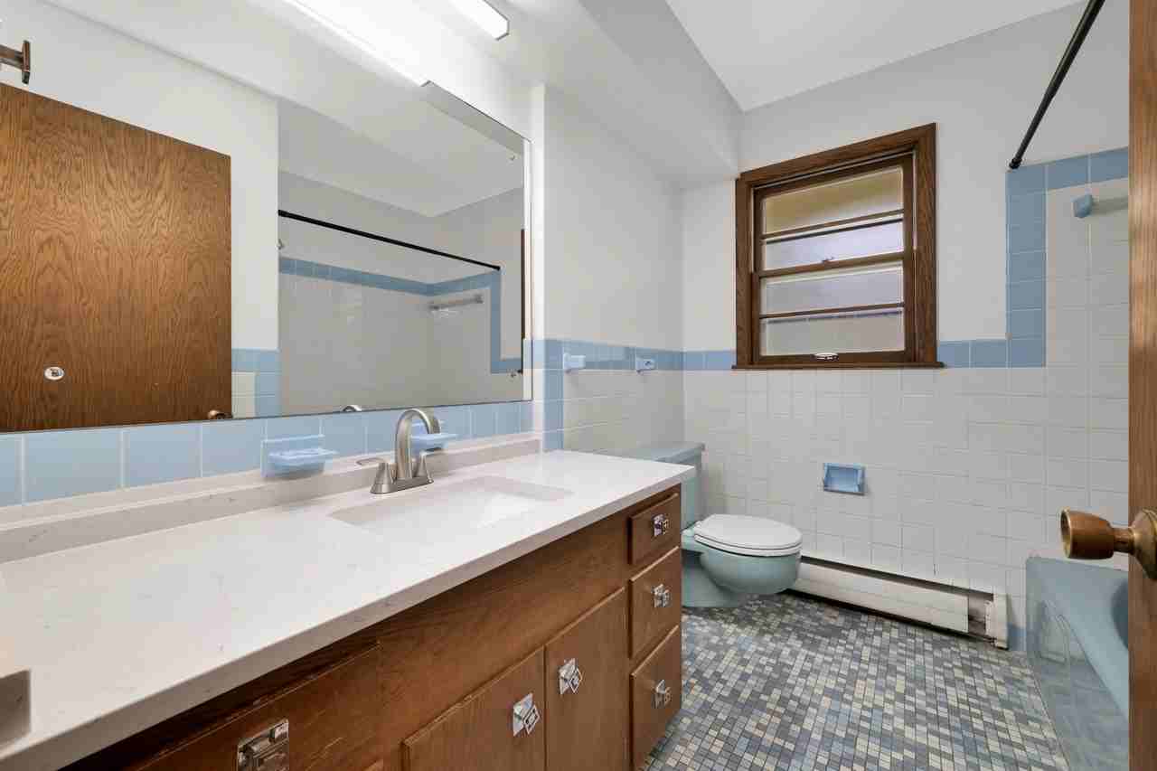 895 Humboldt Ave #MAIN - Photo 6 of 23
