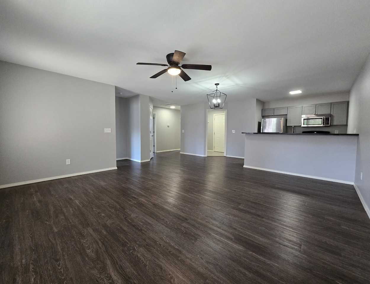 539 Welch St - Photo 3 of 17