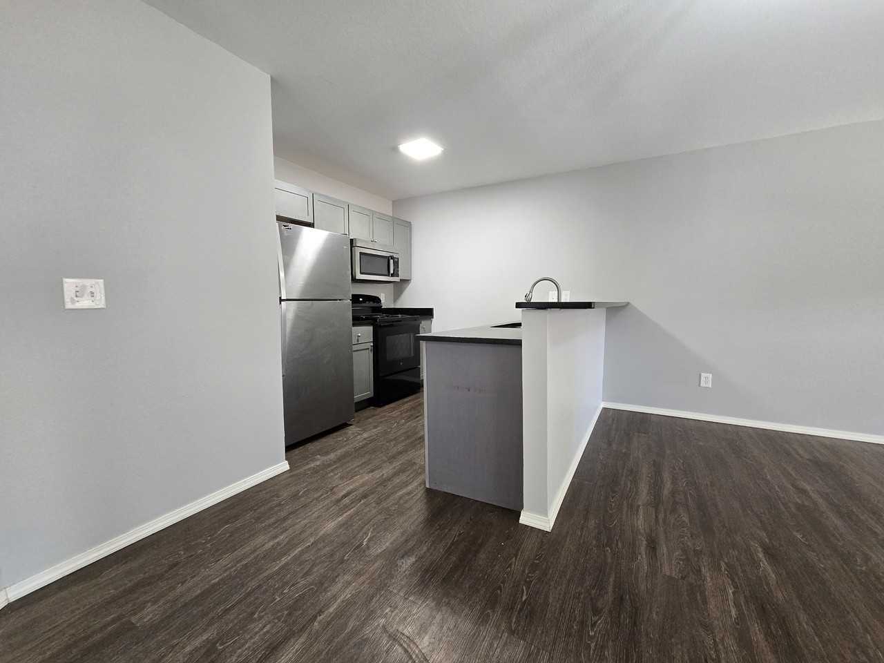 539 Welch St - Photo 4 of 17