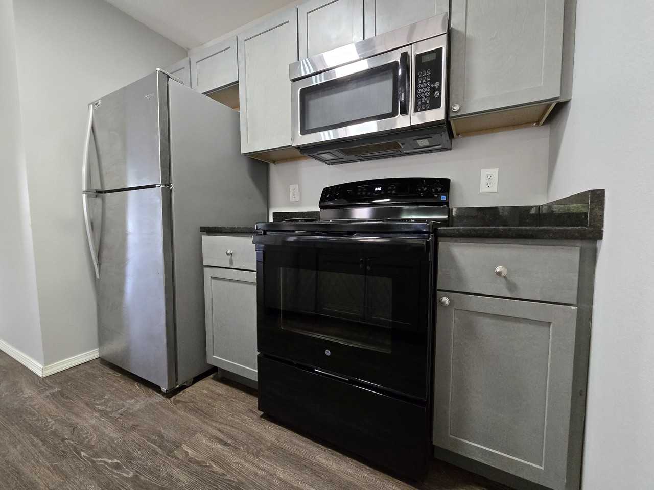 539 Welch St - Photo 5 of 17
