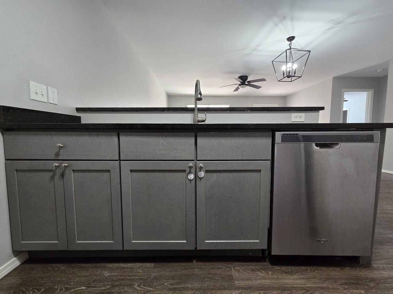 539 Welch St - Photo 6 of 17