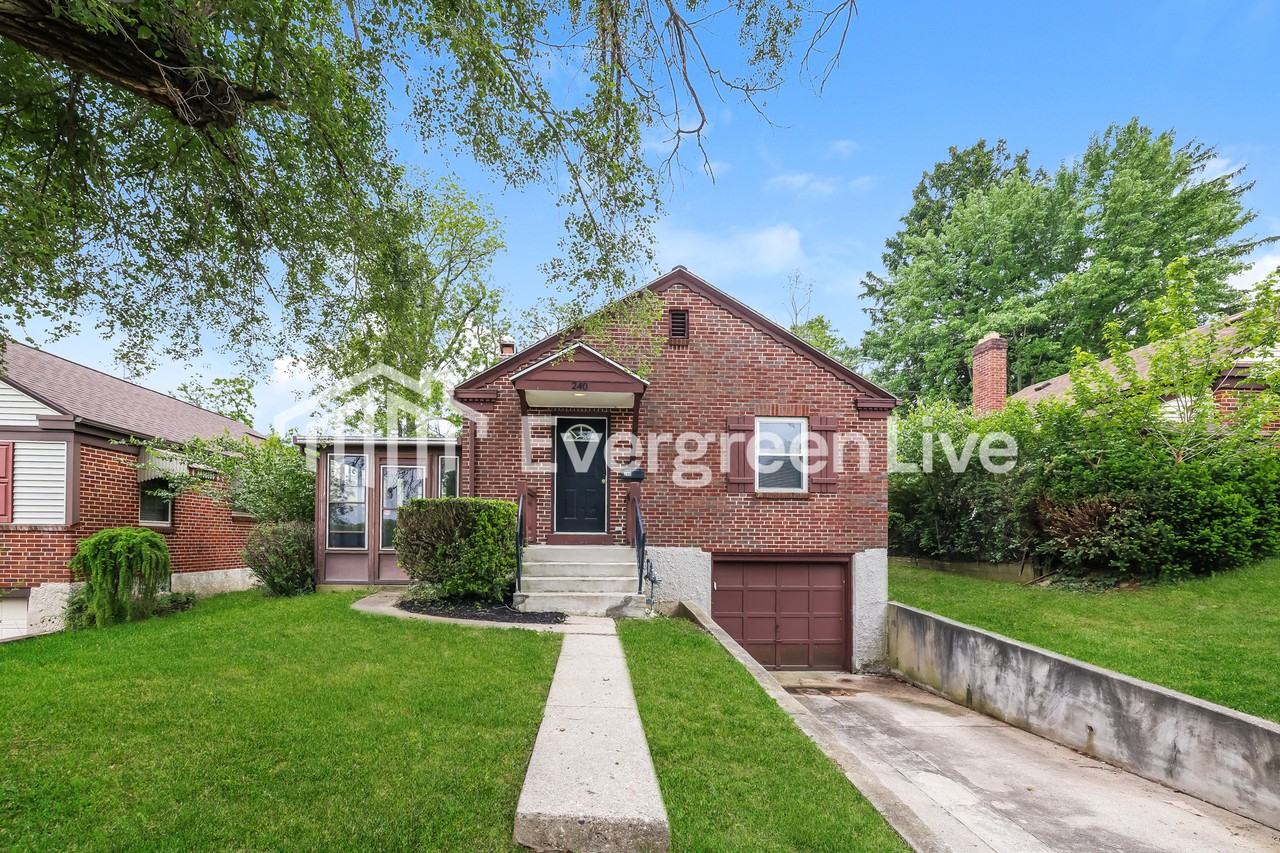 240 Castlewood Ave