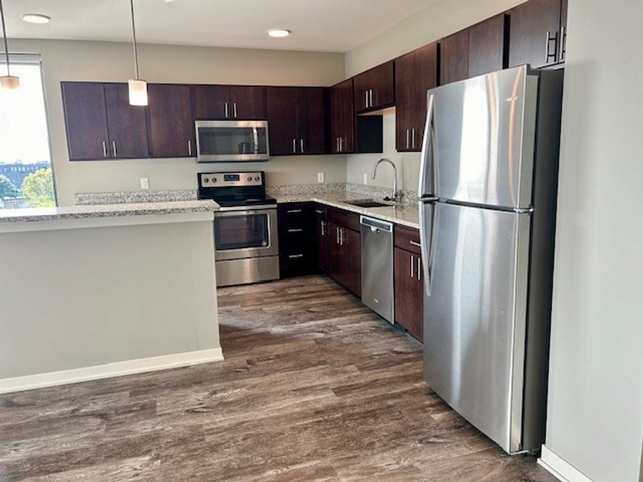High Pointe Apartments - Photo 4 of 32