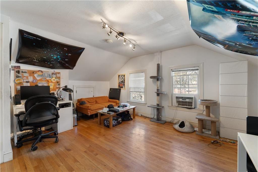 109 John St ##3 - Photo 3 of 15