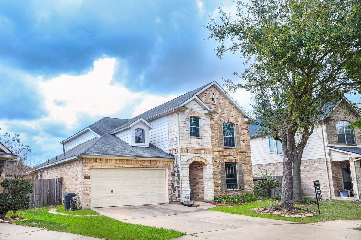 8711 Preston Field Ln - Photo 2 of 11
