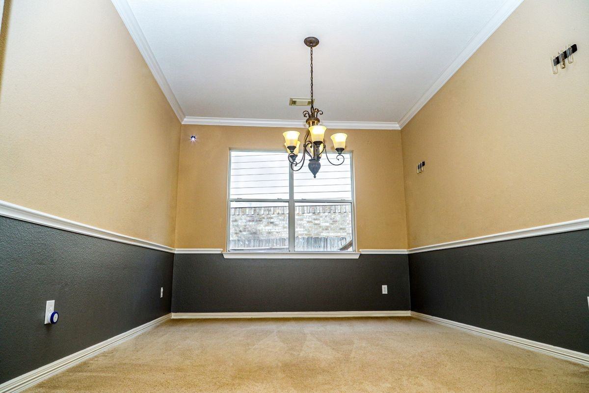 8711 Preston Field Ln - Photo 5 of 11