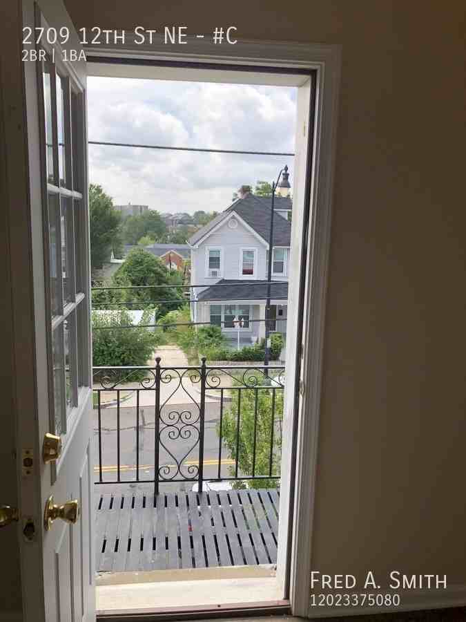 2709 12th St Ne #C - Photo 4 of 17